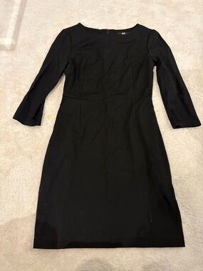 Small Black Uniqlo Dress - Timeless Women's Workwear